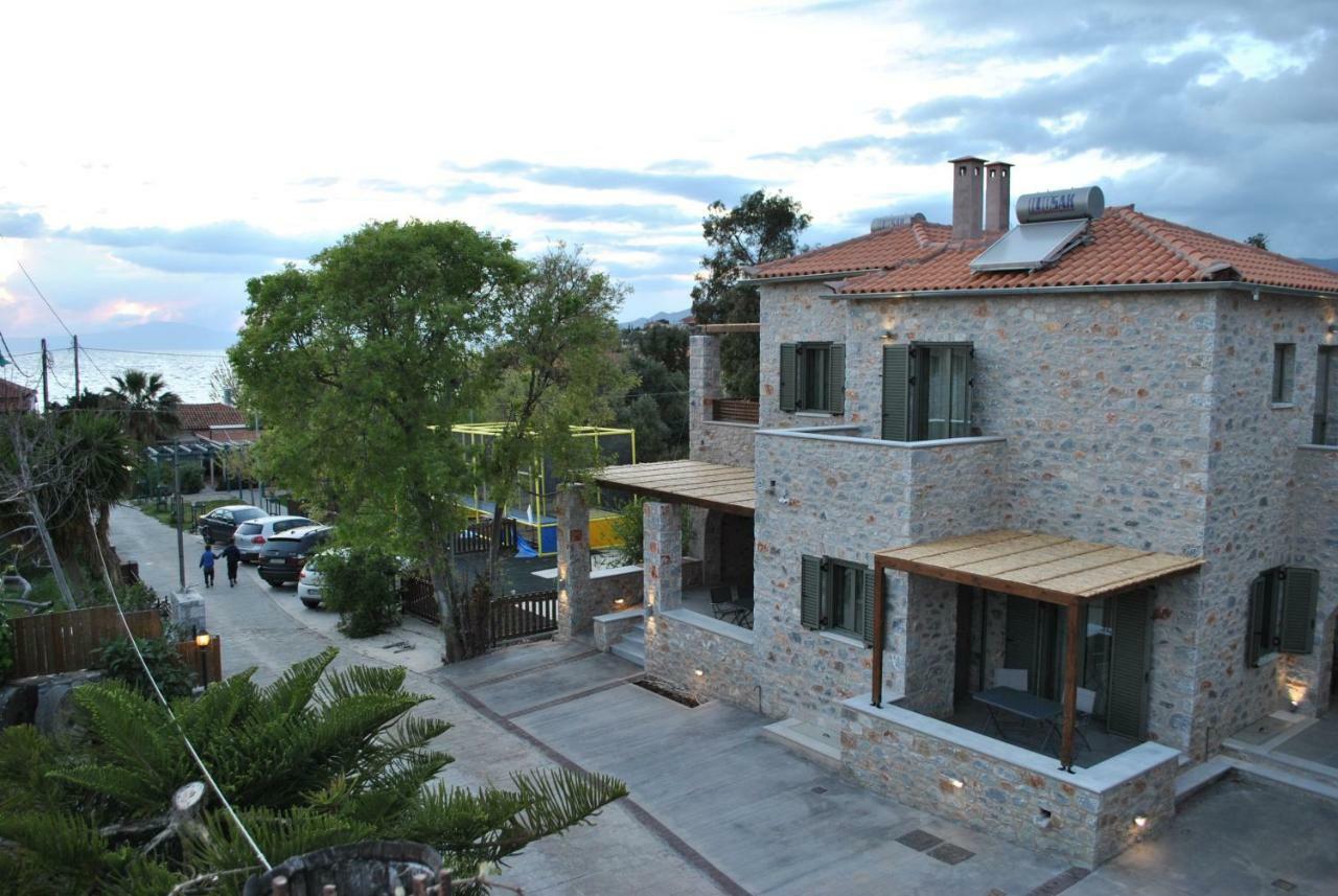 Petras Gi - Stone Houses 스투파 외부 사진